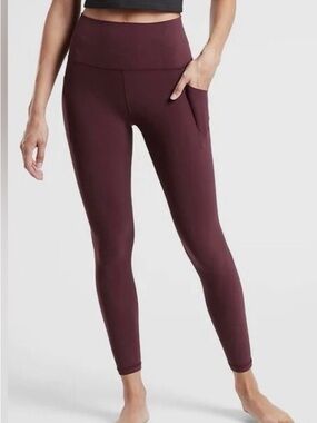 Athleta Salutation Stash Pocket Tight 7/8 Leggings. Size S